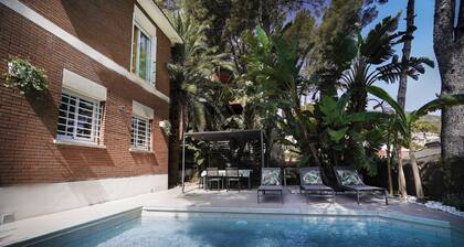 Swimmingpool, Bbq and Views 4 People