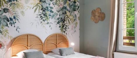 6 bedrooms, travel crib, free WiFi, wheelchair access