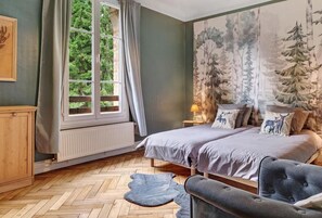 6 bedrooms, travel cot, free WiFi, wheelchair access