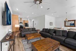 TV - Cobian Pearl with LSV and Game Rooms (Miramar Beach)