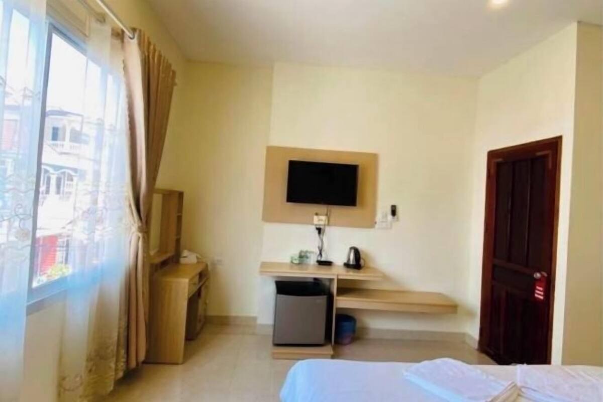 In-room safe, free WiFi