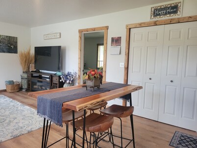 Charming 2-bdrm bungalow in lovely Bonners Ferry with WiFi, A/C, full kit & bath