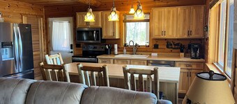 Beautiful, newly renovated log lakefront home, 3BD, 2 BA, high speed WiFi