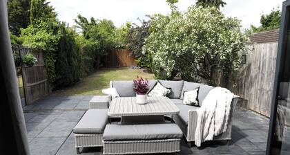 Cosy Home; New Refurbished Home with Double Parking for Family's and Contractors