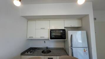 Estúdio, sacada, vista para a cidade | Cozinha privada