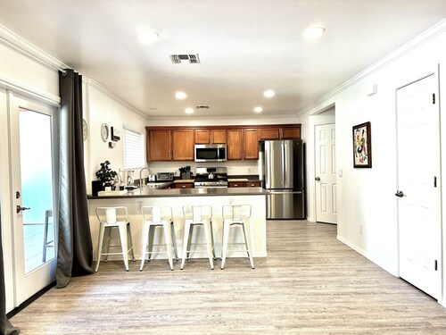 DESERT HAVEN: A Relaxing Retreat Next to Hiking and Biking Trails