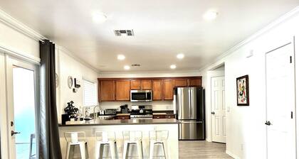 DESERT HAVEN: A Relaxing Retreat Next to Hiking and Biking Trails