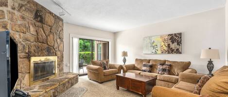 Smart-TV, Kamin, DVD-Player