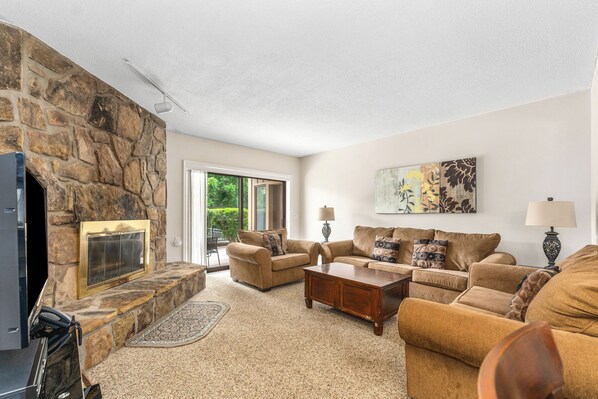 Smart TV, fireplace, DVD player