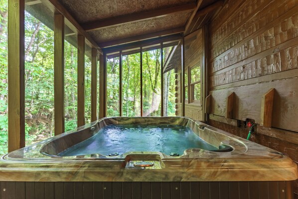Indoor spa tub