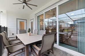 Outdoor dining
