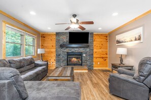 Smart TV, fireplace - Mountain Falls 6 | Hot Tub + Near Smoky Mountains (Sevierville)