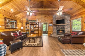 Smart TV, fireplace