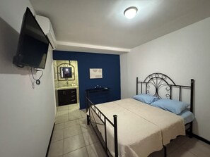 3 bedrooms, WiFi, bed sheets, wheelchair access