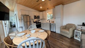 Fridge, microwave, oven, stovetop - Salt Water Bungalow, walk the dog to Heceta Beach. (Florence)