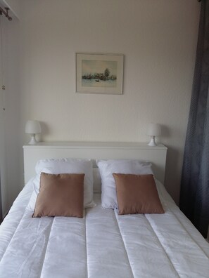 1 chambre, fer et planche à repasser, Wi-Fi, draps fournis