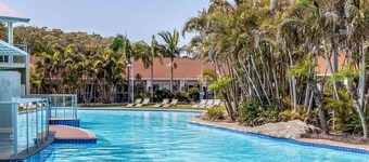 Oaks Pacific Blue Port Stephens. Apartment overlooking the Pool