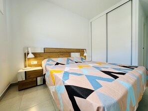 2 chambres, fer et planche Ă repasser, Wi-Fi gratuit, draps fournis