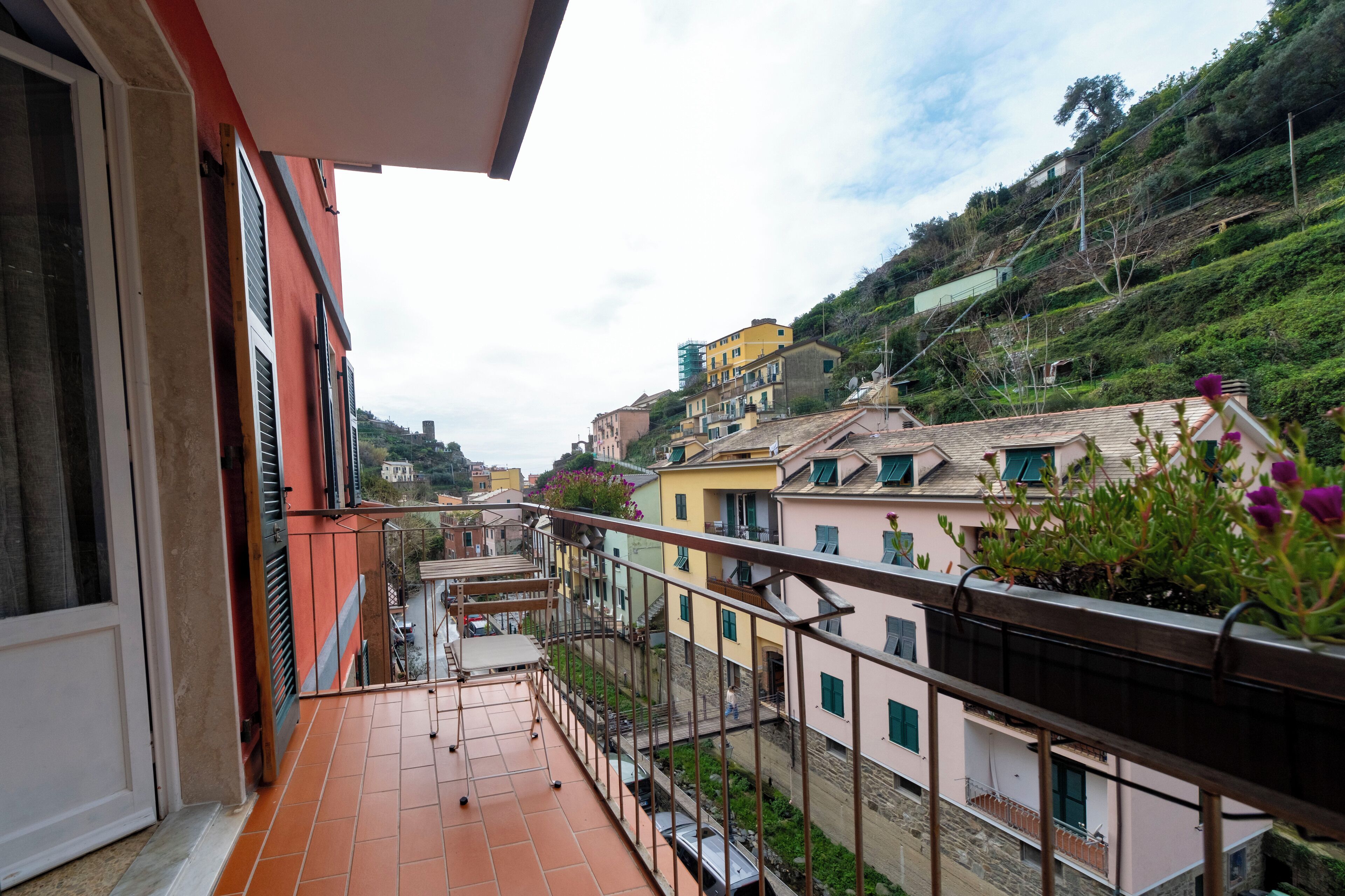 Camera doppia, balcone, vista città | Minibar, una cassaforte in camera, Wi-Fi gratuito, lenzuola