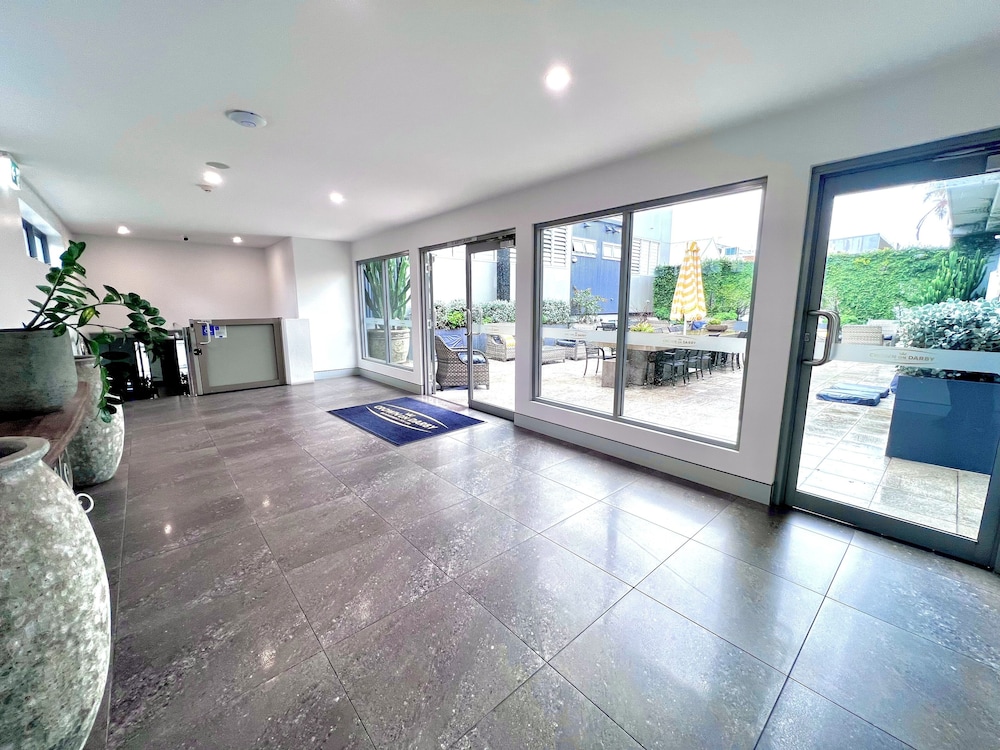 Crown on Darby by null