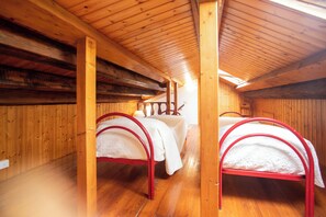 2 bedrooms, bed sheets