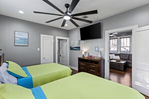 3 bedrooms, iron/ironing board, WiFi, bed sheets