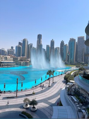 Pool - Charming 1-bedroom apartment in brilliant Dubai with AC, WiFi (Dubai)