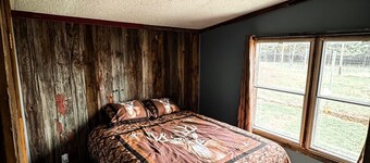 3-bedroom cabin located in Stueben county home of 101 lakes! only 30 min