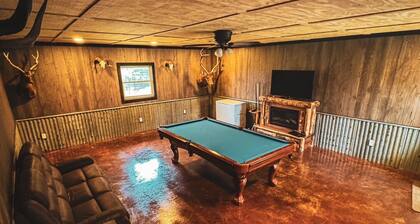 3-bedroom cabin located in Steuben County home of 101 lakes!