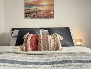 2 slaapkamers, een strijkplank/strijkijzer, gratis wifi, beddengoed