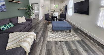Modern ATL 3BR Duplex Retreat