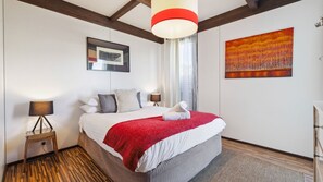 4 bedrooms, WiFi, bed sheets