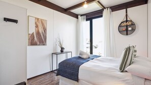 4 bedrooms, WiFi, bed sheets
