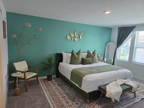 3 slaapkamers, een strijkplank/strijkijzer, wifi, beddengoed