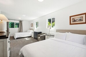 3 bedrooms, iron/ironing board, WiFi, bed sheets