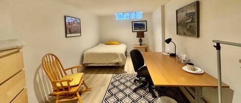 1 bedroom, desk, iron/ironing board, free WiFi