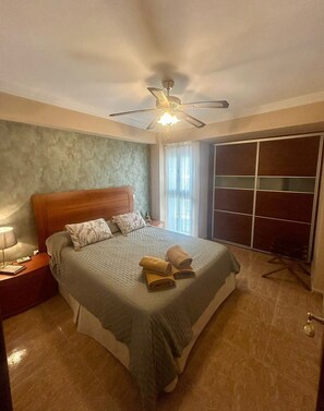 2 Schlafzimmer, Bügeleisen/Bügelbrett, WLAN, Bettwäsche