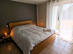 4 chambres, fer et planche à repasser, Wi-Fi gratuit, draps fournis