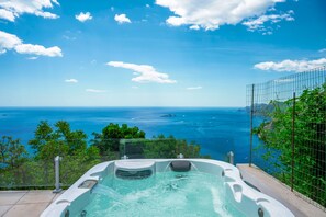 Outdoor spa tub - Estate4home - Casa Fifì (Positano)