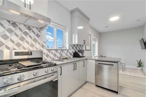 Fridge, microwave, oven, stovetop - Charming 2 BR Lane way home (Vancouver)