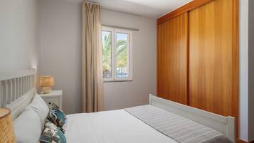 3 Schlafzimmer, Bügeleisen/Bügelbrett, WLAN, Bettwäsche