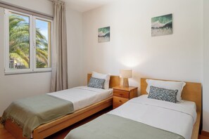 3 chambres, fer et planche Ă repasser, Wi-Fi, draps fournis