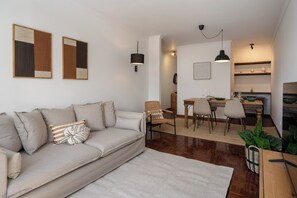 TV - Quebra Costas I – A Refuge with Panoramic Views (Funchal)