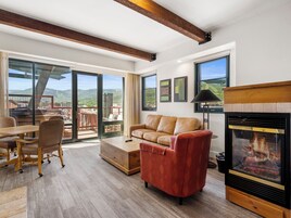 Condo, 2 Bedrooms | Laptop workspace, blackout drapes, iron/ironing board, bed sheets