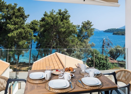 Deluxe Duplex, Sea View | Terrace/patio. N&G Deluxe Maisonette