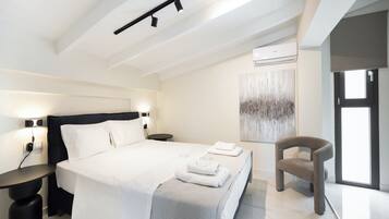 Duplex luxo, vista para o mar | Cortinas blackout, ferros/tábuas de passar roupa, Wi-Fi de cortesia