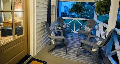 Charming 2-bedroom cottage with AC, WiFi in enchanting DeFuniak Springs
