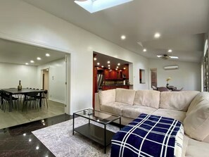 Villa ejecutiva, vistas al jardín | Zona de estar