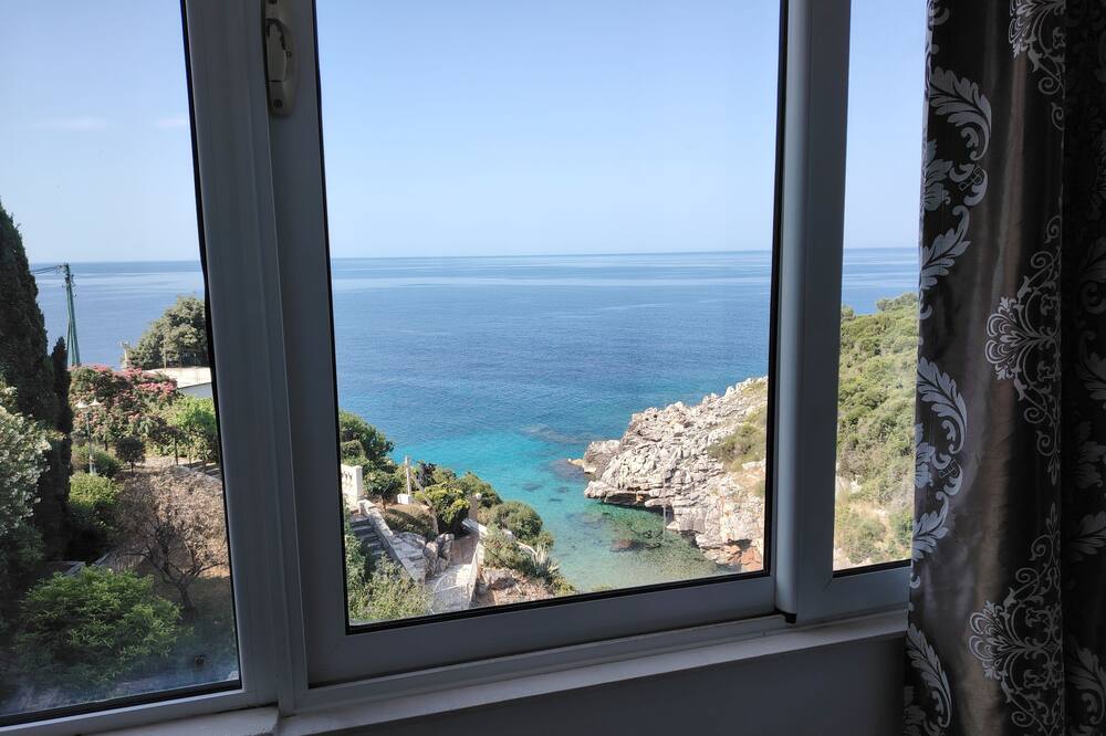 AZURA BAY HOTEL
