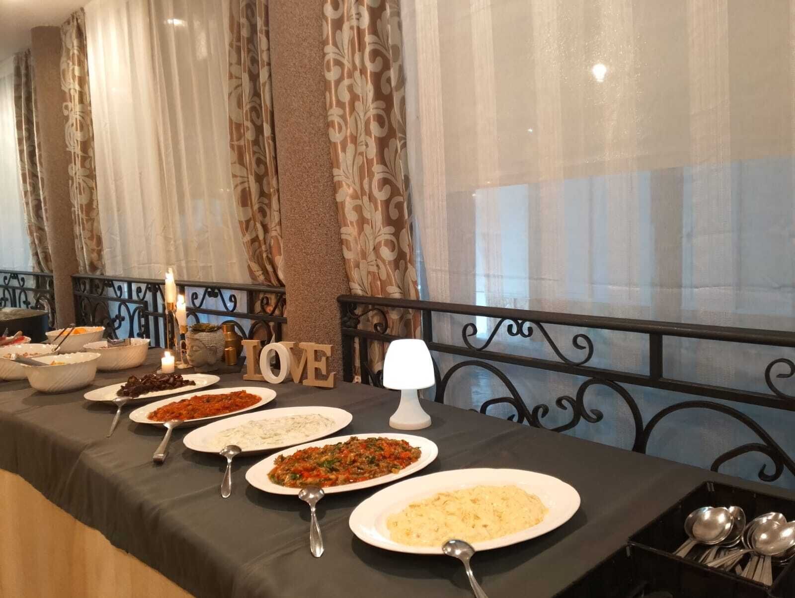 Colazione a buffet inclusa, servita tutte le mattine 
